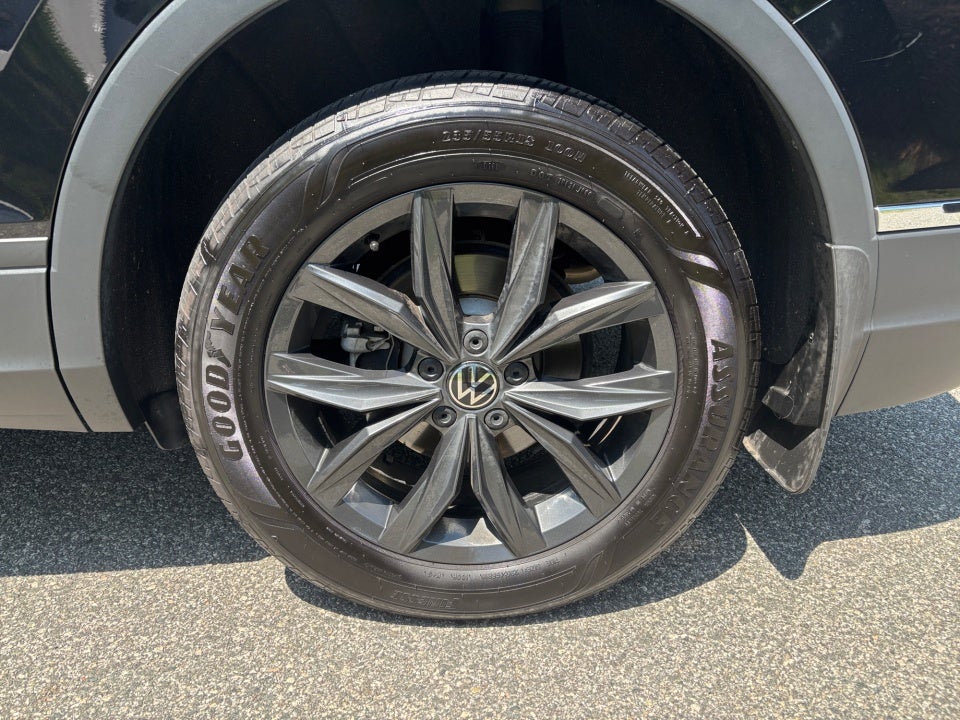 2024 Volkswagen Tiguan 2.0T SE