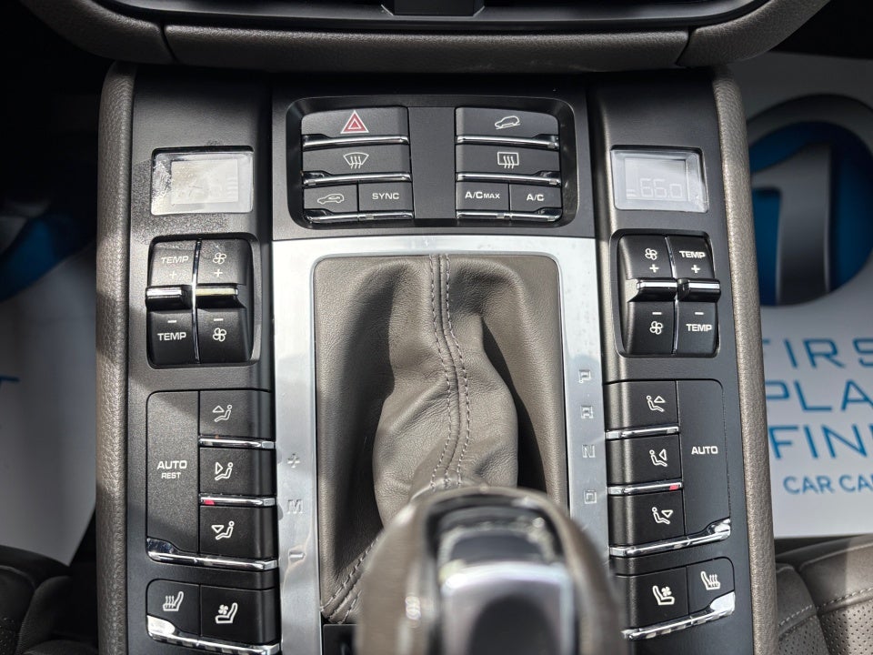 2021 Porsche Macan AWD