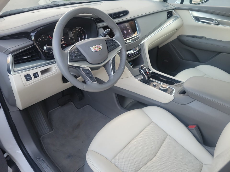 2022 Cadillac XT5 FWD Premium Luxury