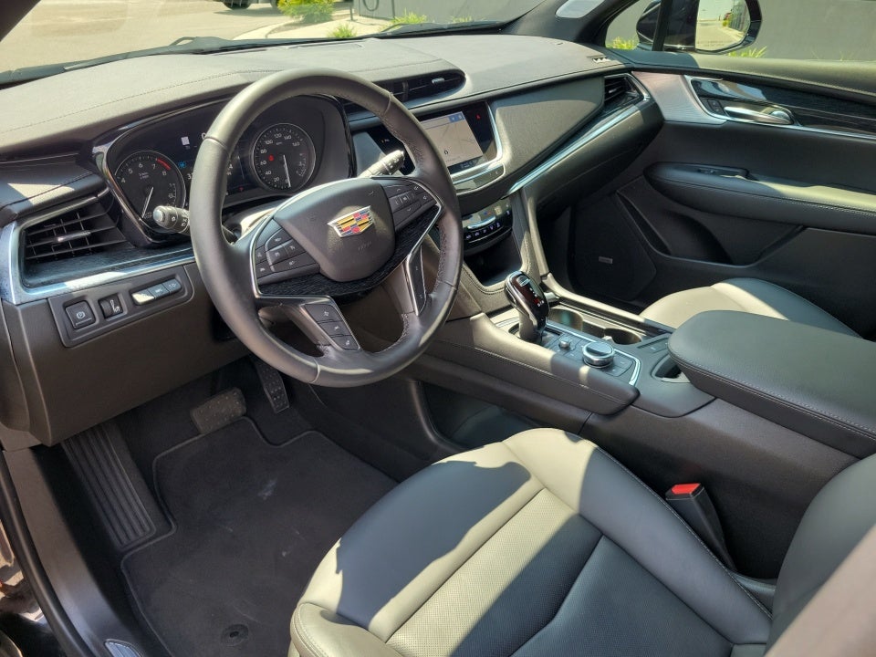 2022 Cadillac XT5 FWD Premium Luxury
