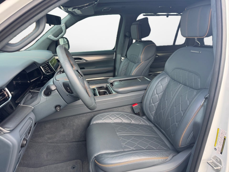 2023 Jeep Grand Wagoneer L Series III