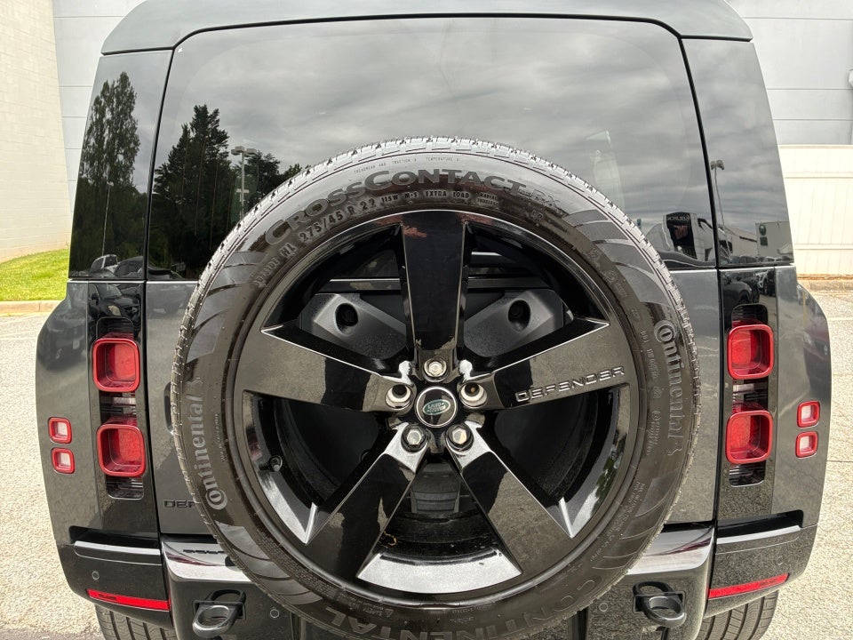 2025 Land Rover Defender 110 P500 X-Dynamic SE