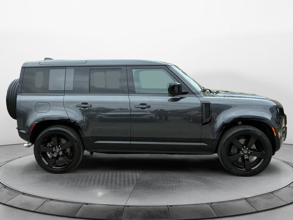 2025 Land Rover Defender 110 P500 X-Dynamic SE