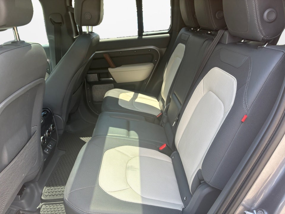 2024 Land Rover Defender X-Dynamic SE
