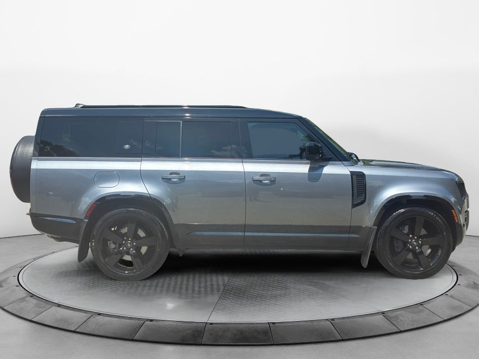 2024 Land Rover Defender X-Dynamic SE