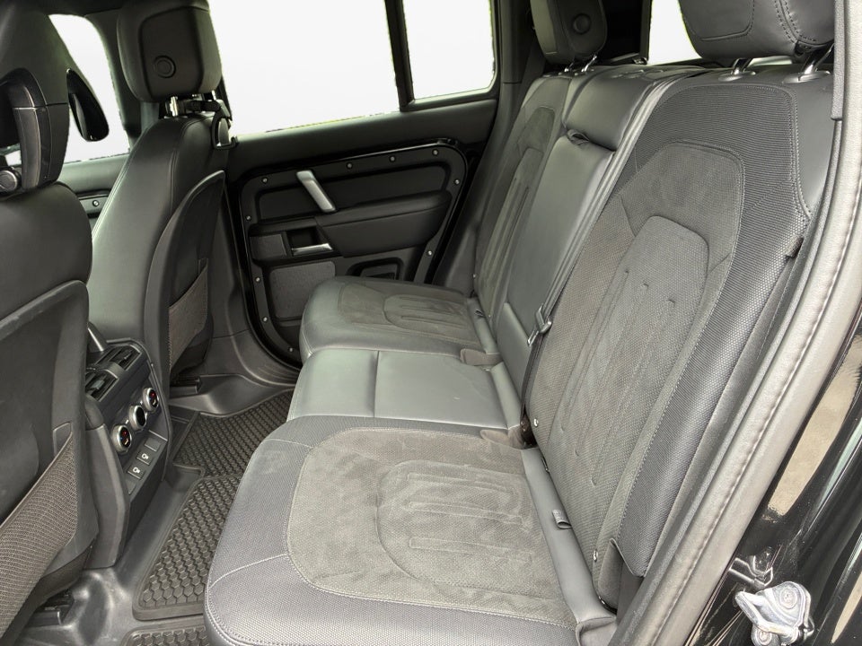 2023 Land Rover Defender 110 V8