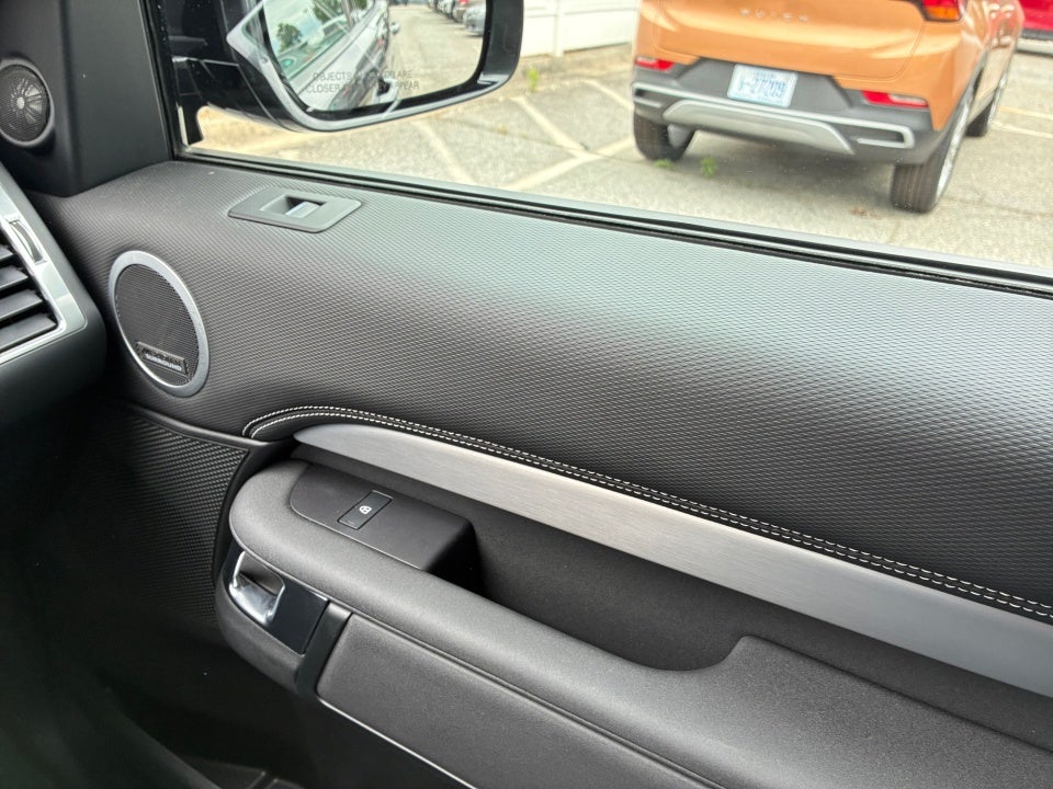 2025 Land Rover Discovery P360 Dynamic SE