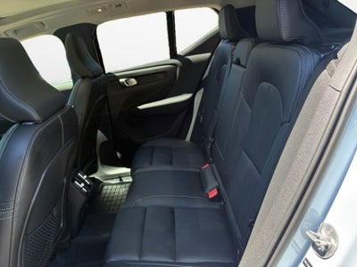 2025 Volvo XC40 B5 Ultra Bright Theme