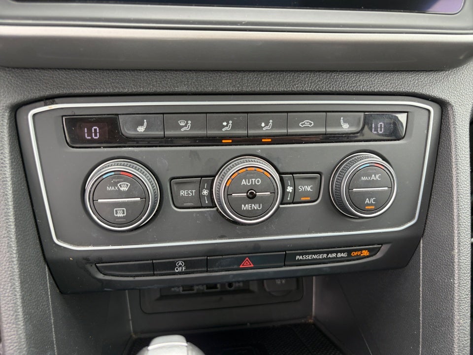 2021 Volkswagen Atlas 3.6L V6 SE w/Technology R-Line