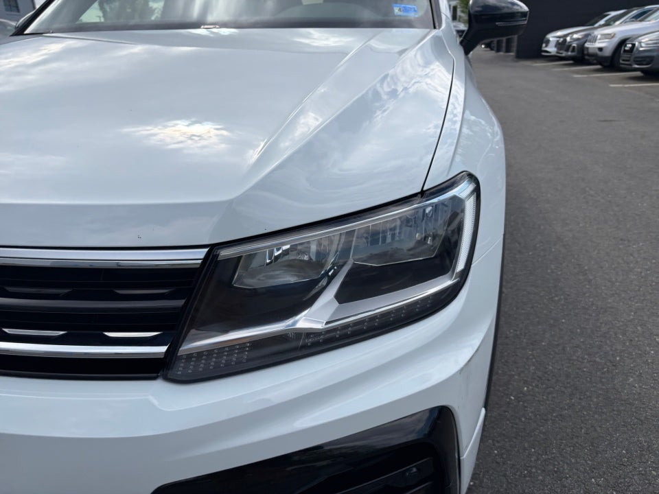 2021 Volkswagen Tiguan 2.0T SE R-Line Black