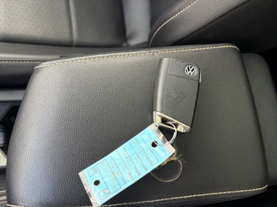 2021 Volkswagen Tiguan 2.0T SE R-Line Black