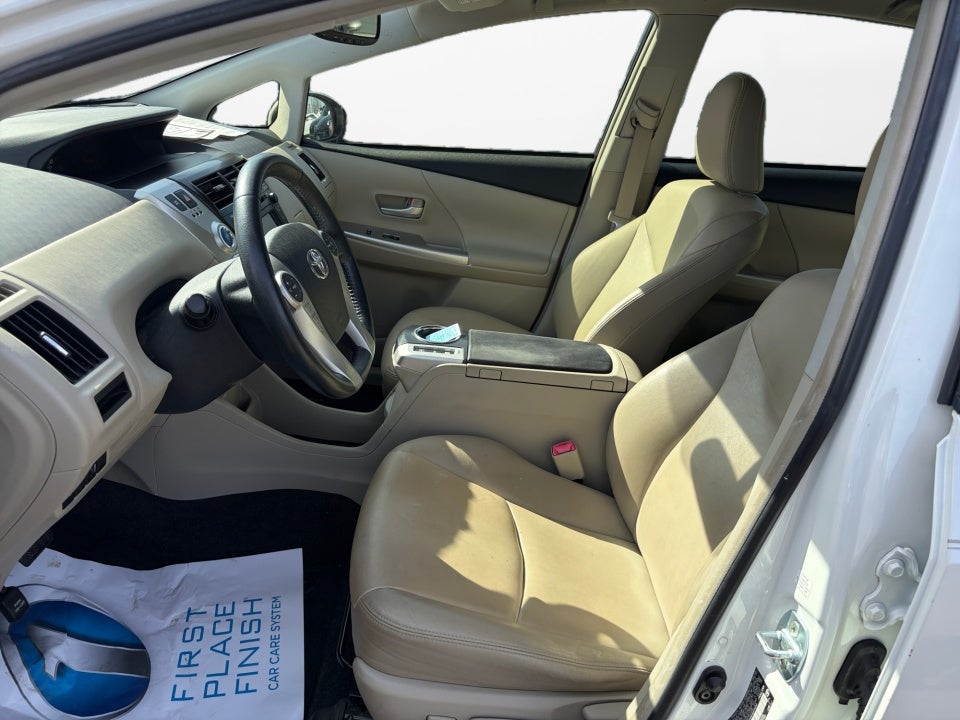 2013 Toyota Prius v Five