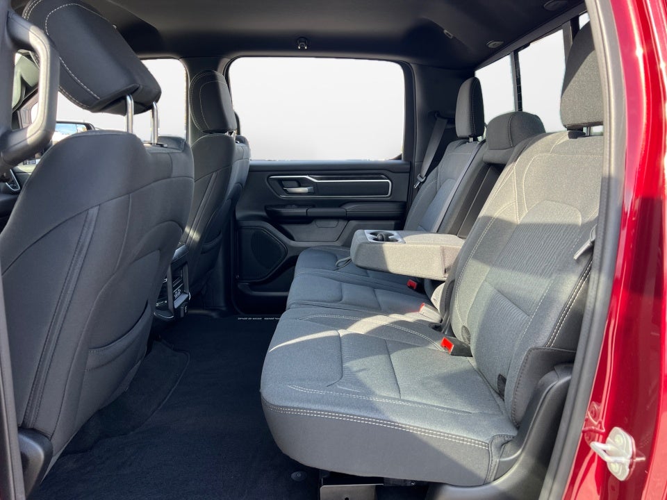 2022 RAM 1500 Big Horn Crew Cab 4x4 5'7" Box