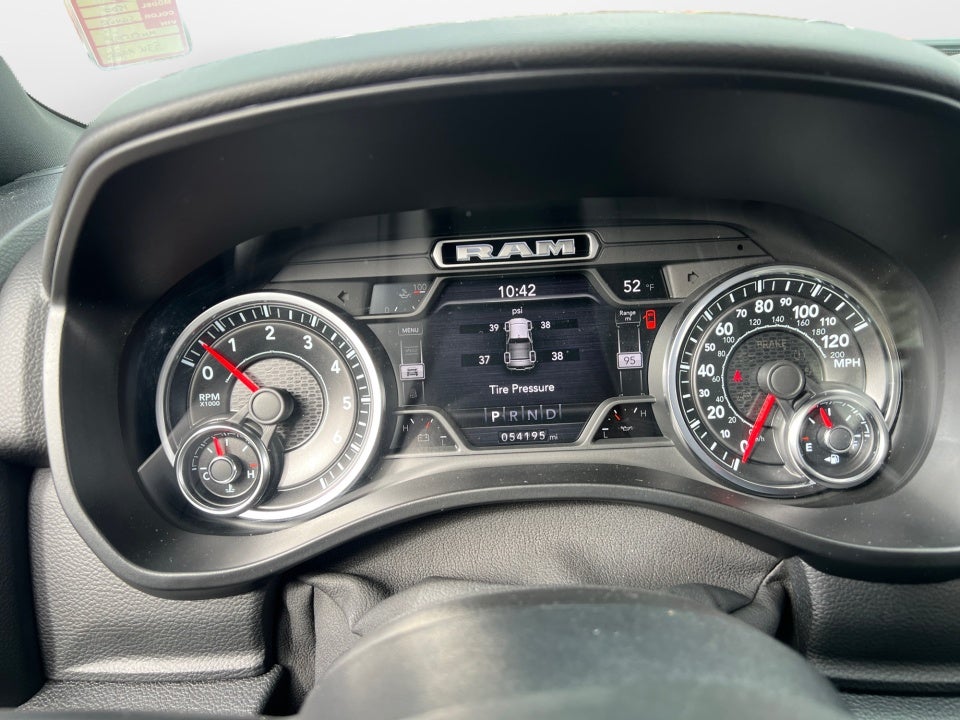 2021 RAM 1500 Big Horn Crew Cab 4x4 5'7" Box