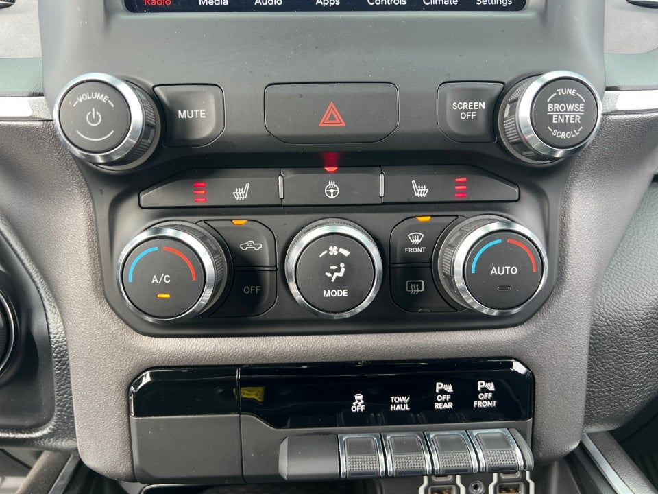 2021 RAM 1500 Big Horn Crew Cab 4x4 5'7" Box