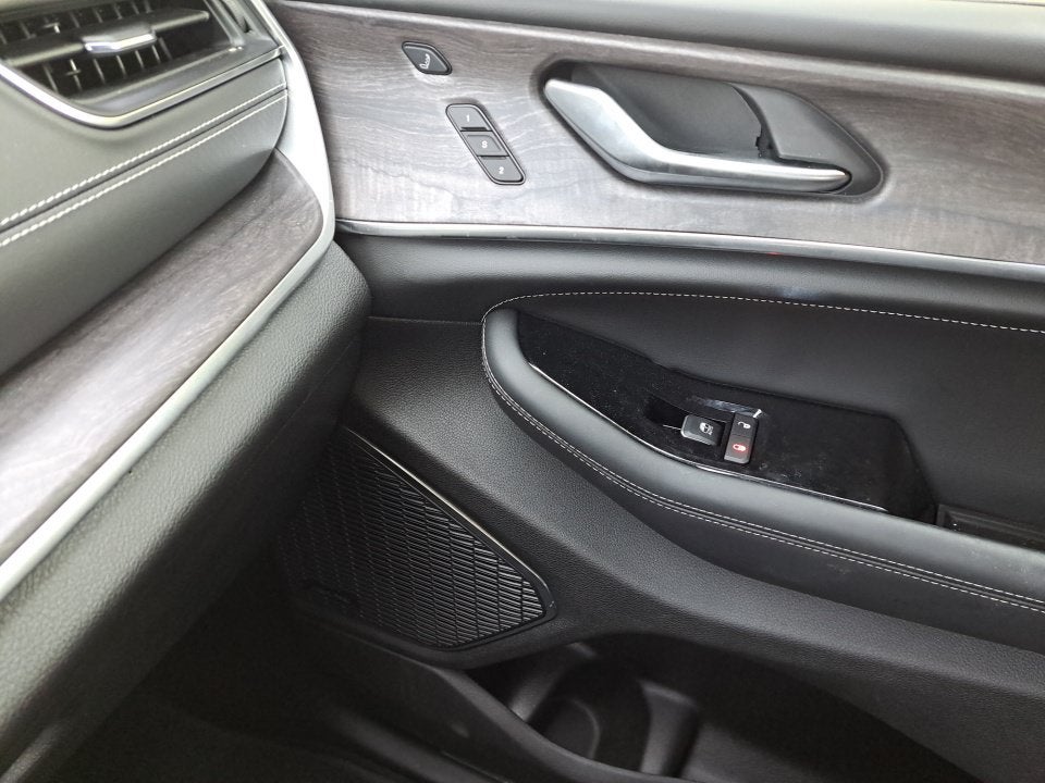 2023 Jeep Grand Cherokee Overland 4x4