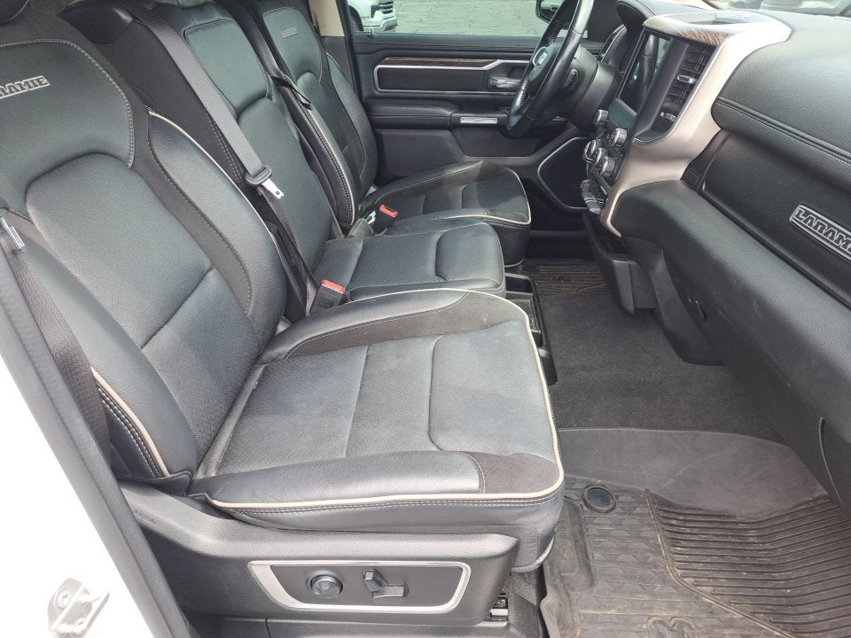 2020 RAM 1500 Laramie Crew Cab 4x4 5'7" Box