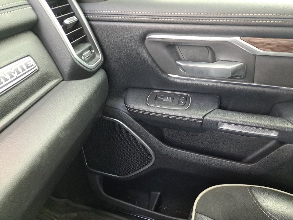 2020 RAM 1500 Laramie Crew Cab 4x4 5'7" Box