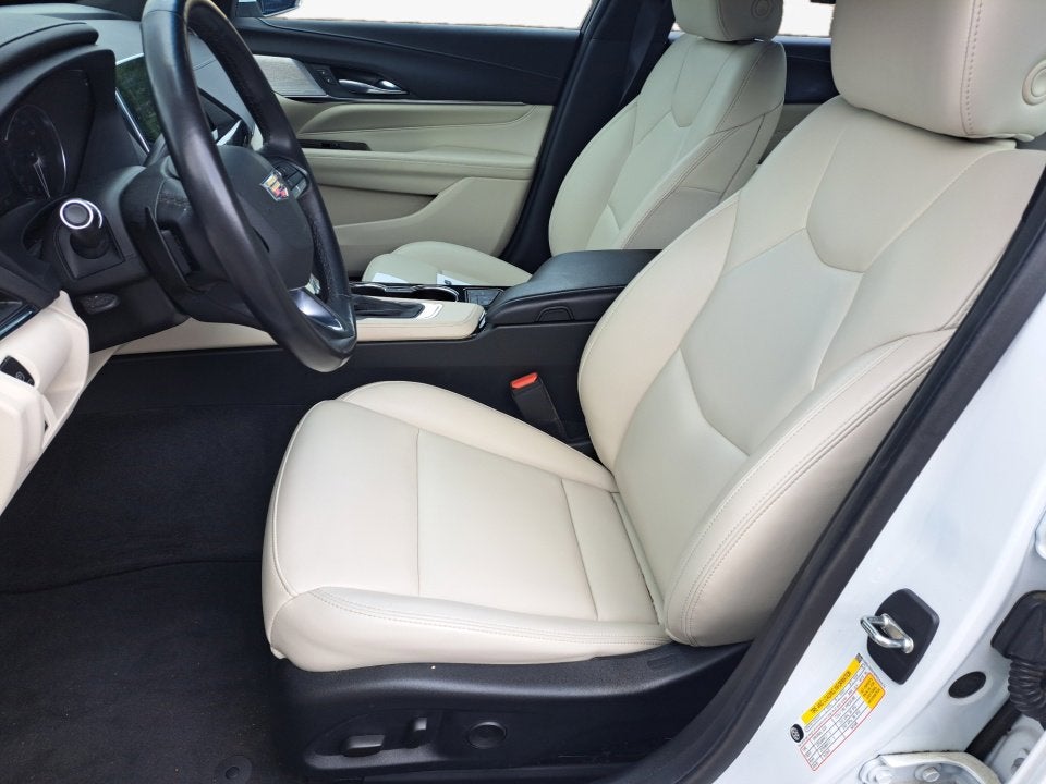 2023 Cadillac CT4 Luxury