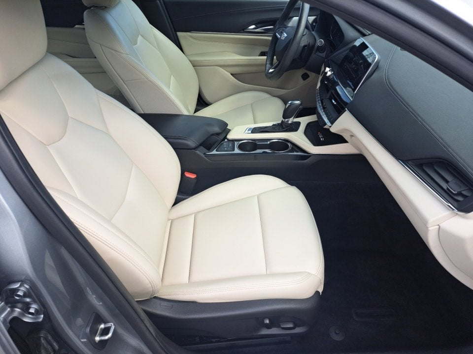 2023 Cadillac CT4 Luxury