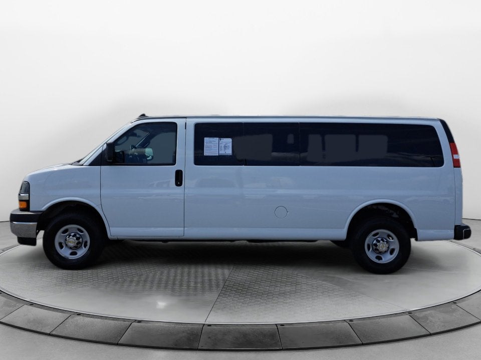 2024 Chevrolet Express Passenger 3500 1LT