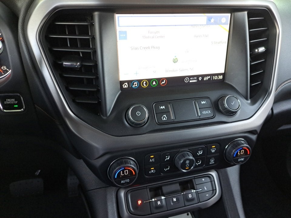 2022 GMC Acadia AT4