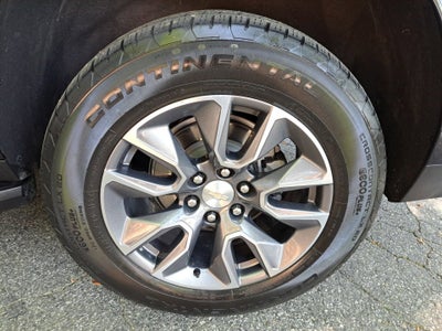 2023 Chevrolet Suburban LT