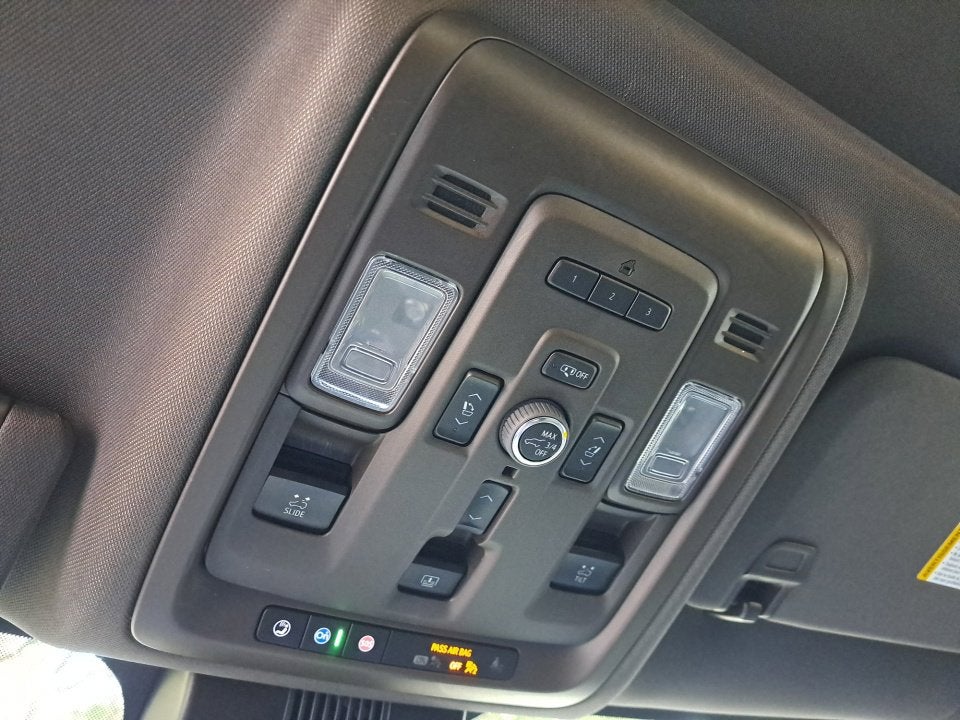 2023 Chevrolet Suburban LT