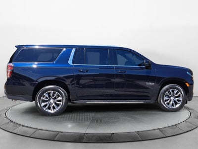 2023 Chevrolet Suburban LT
