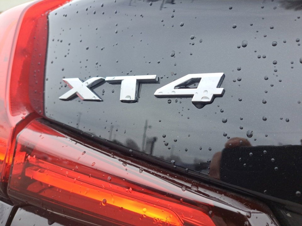 2023 Cadillac XT4 Luxury