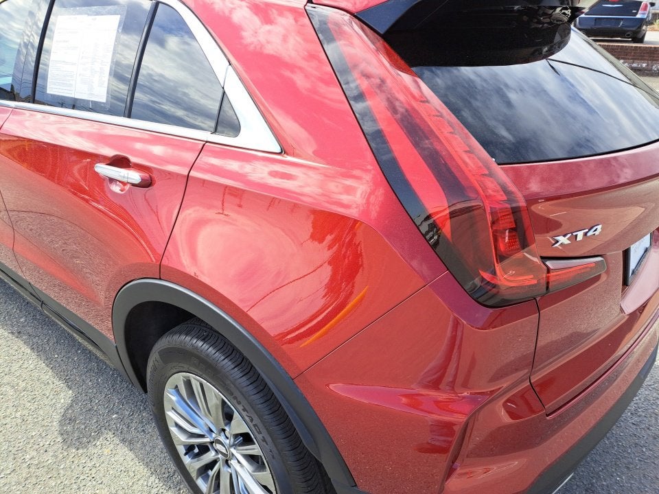 2025 Cadillac XT4 Premium Luxury