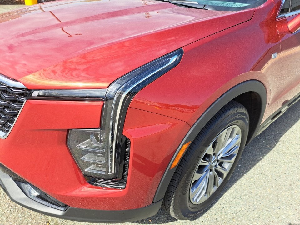 2025 Cadillac XT4 Premium Luxury