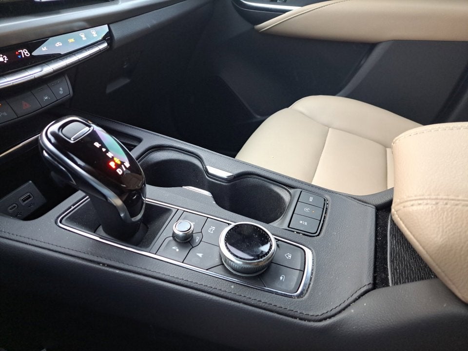 2025 Cadillac XT4 Premium Luxury