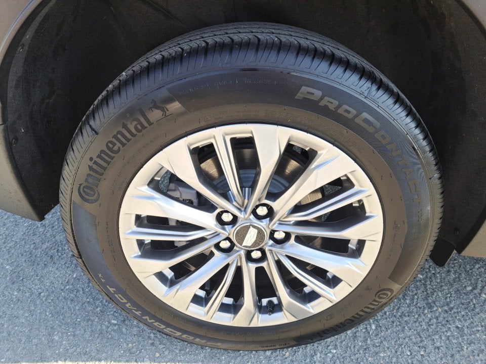 2025 Cadillac XT4 Premium Luxury