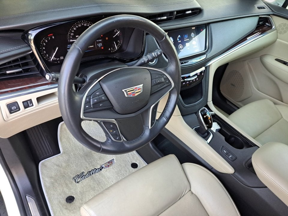 2017 Cadillac XT5 Premium Luxury FWD