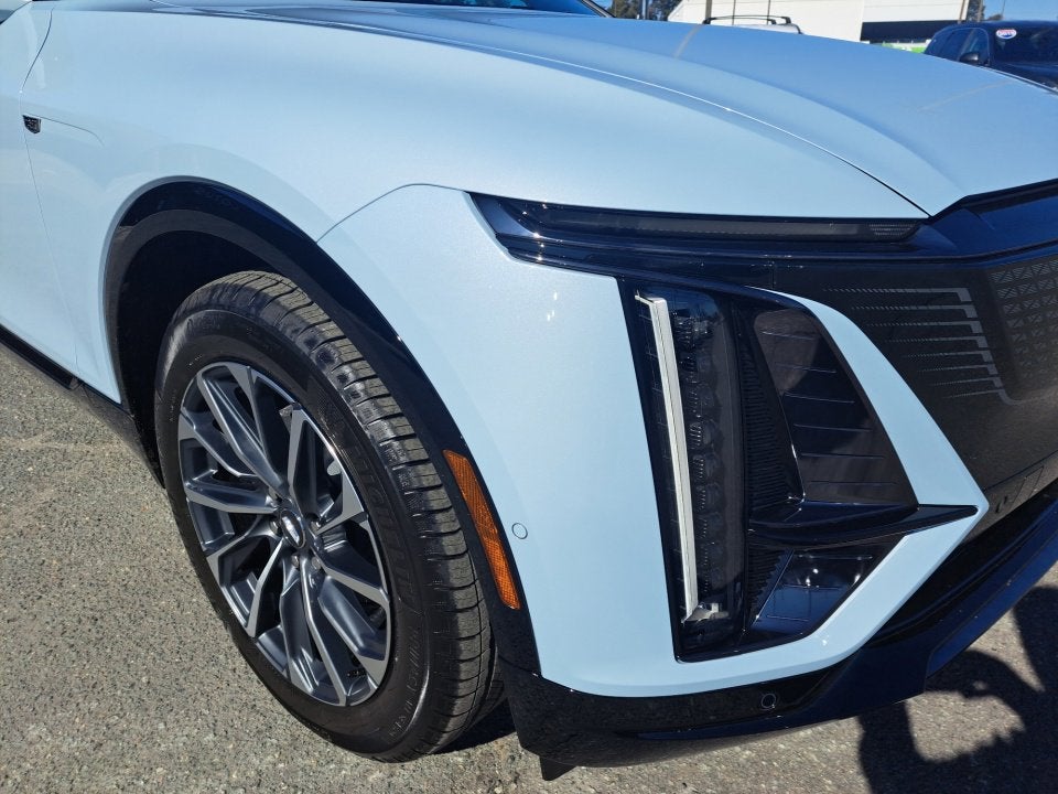 2025 Cadillac LYRIQ Sport 1