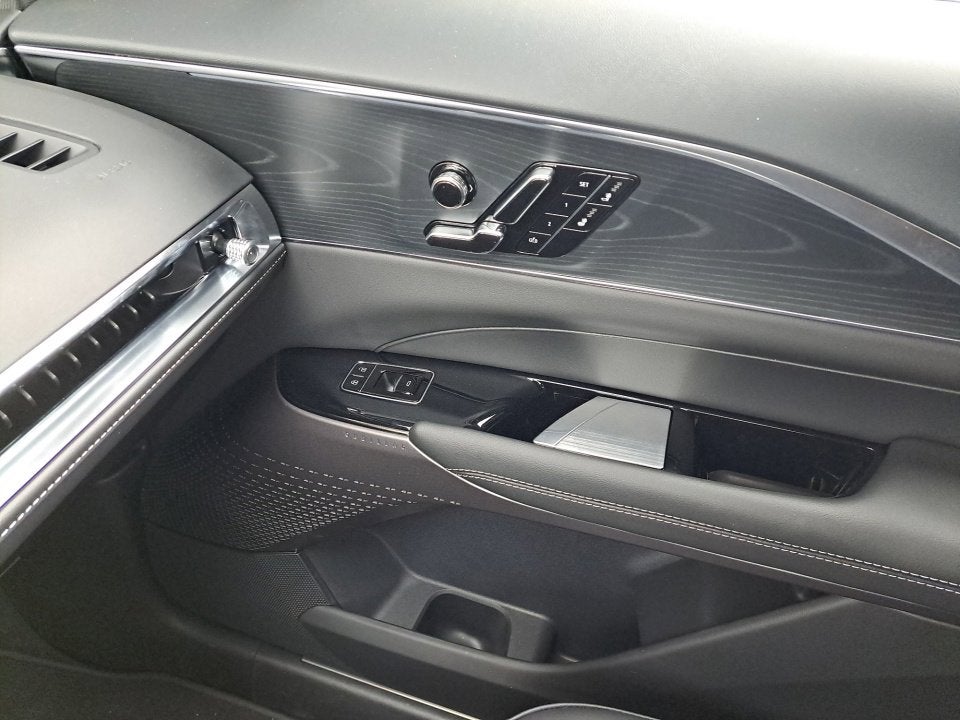 2025 Cadillac LYRIQ Sport 1