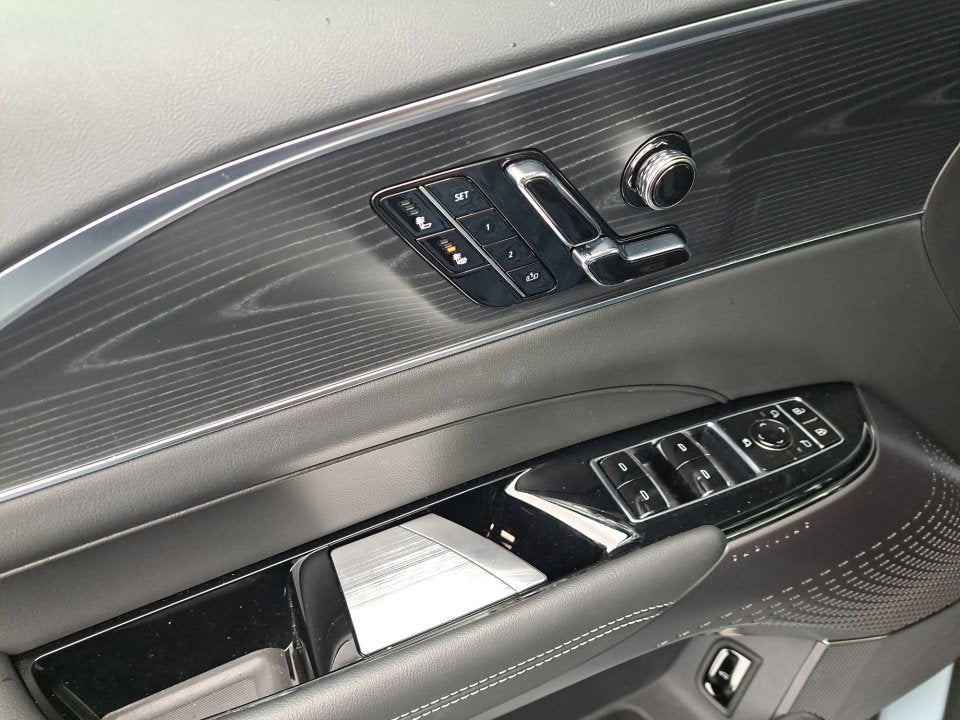 2025 Cadillac LYRIQ Sport 1