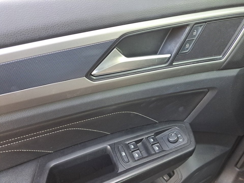 2020 Volkswagen Atlas Cross Sport 3.6L V6 SEL R-Line