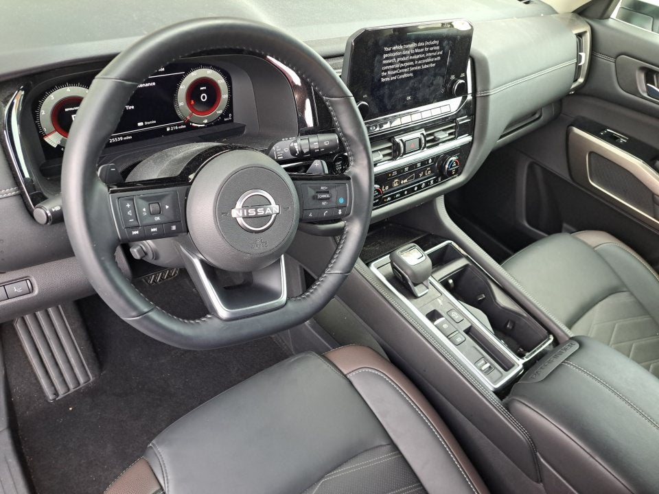 2025 Nissan Pathfinder Platinum