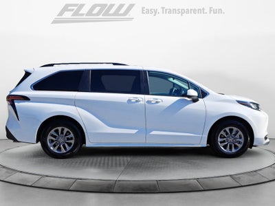 2022 Toyota Sienna LE