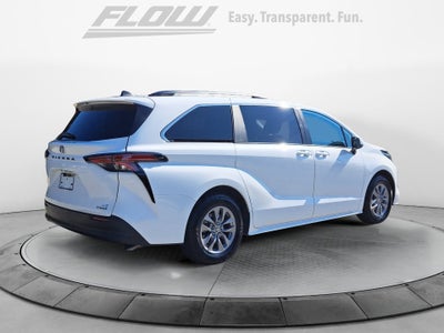 2022 Toyota Sienna LE