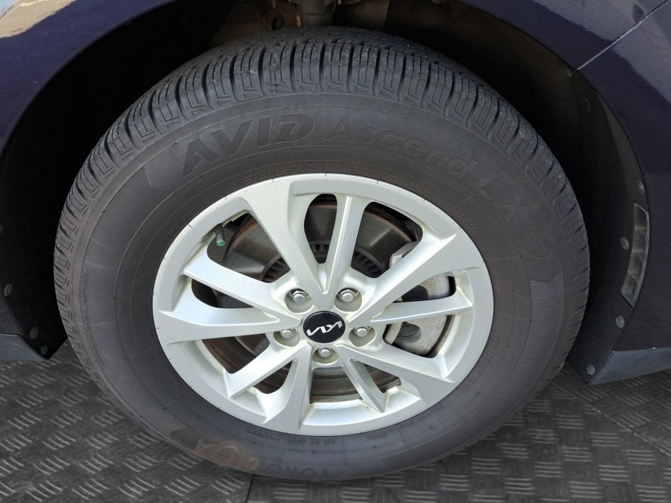 2023 Kia Carnival LX