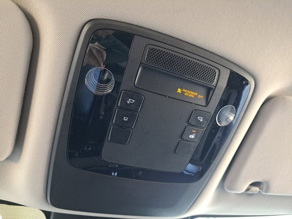 2023 Kia Carnival LX