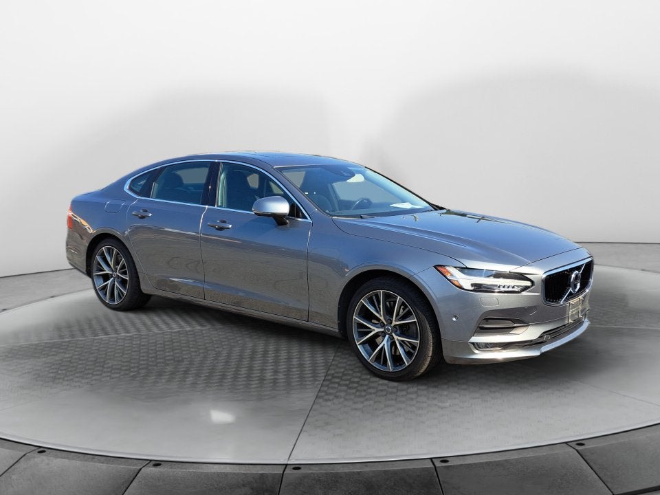 2017 Volvo S90 T6 Momentum