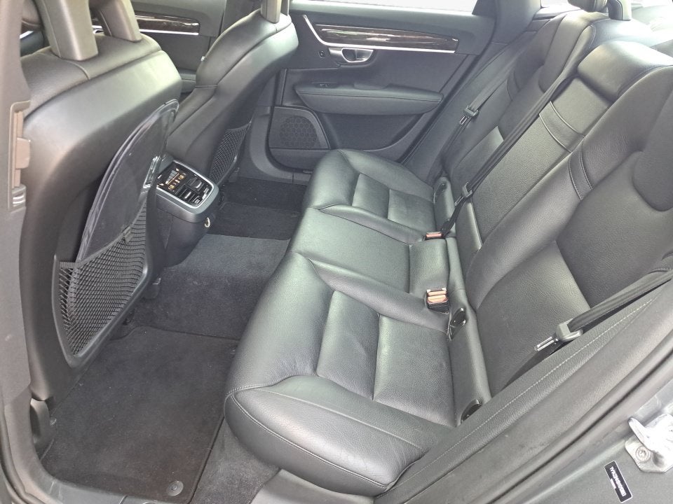 2017 Volvo S90 T6 Momentum