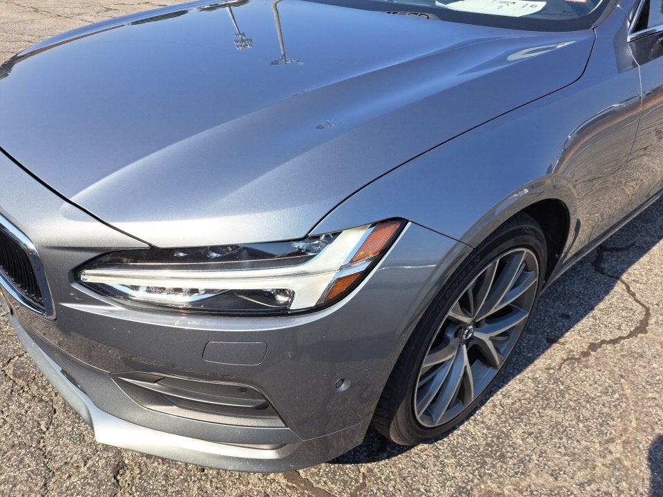 2017 Volvo S90 T6 Momentum