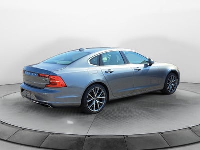 2017 Volvo S90 T6 Momentum