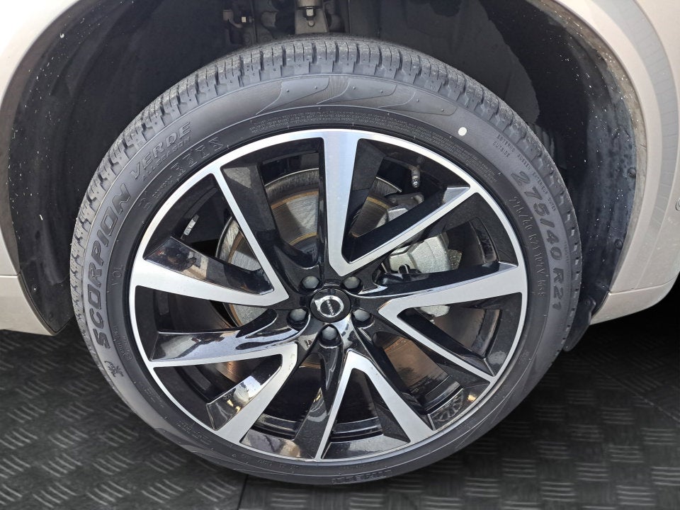 2023 Volvo XC90 Plus